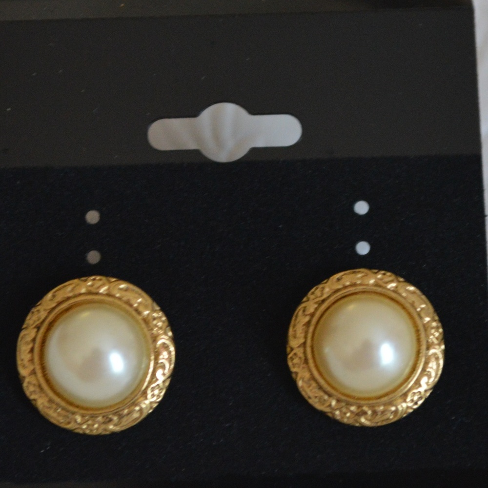 1928 Jewelry Pearl Goldtone Earrings